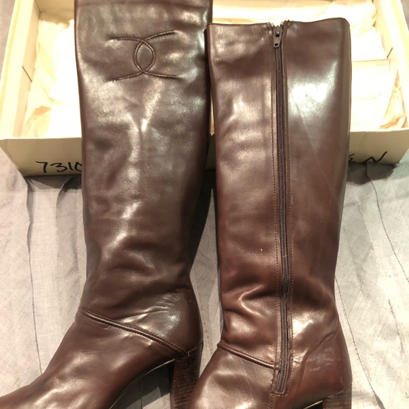 Authentic Chanel boots - Picture 3 of 5